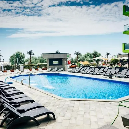 Alezzi Beach