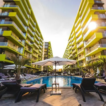 Alezzi Beach Apartament *