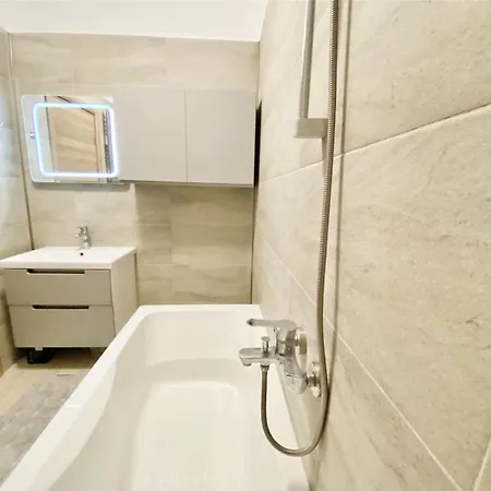 Apartament Alezzi Beach Năvodari