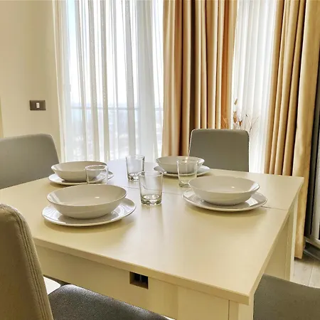 Alezzi Beach Apartament *